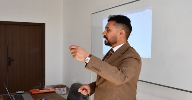 ندوة علمية بعنوان(دور الموظف و التدريسي في ترسيخ ثقافة النزاهة ومكافحة الفساد)