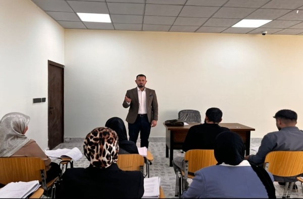 ندوة علمية بعنوان (القيم الاخلاقية أساس التنمية الإنسانية)