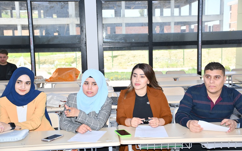 كلية التربية الأساسية تنظم مسابقة علمية وثقافية لتنمية مهارات طلبة قسم التربية الفنية