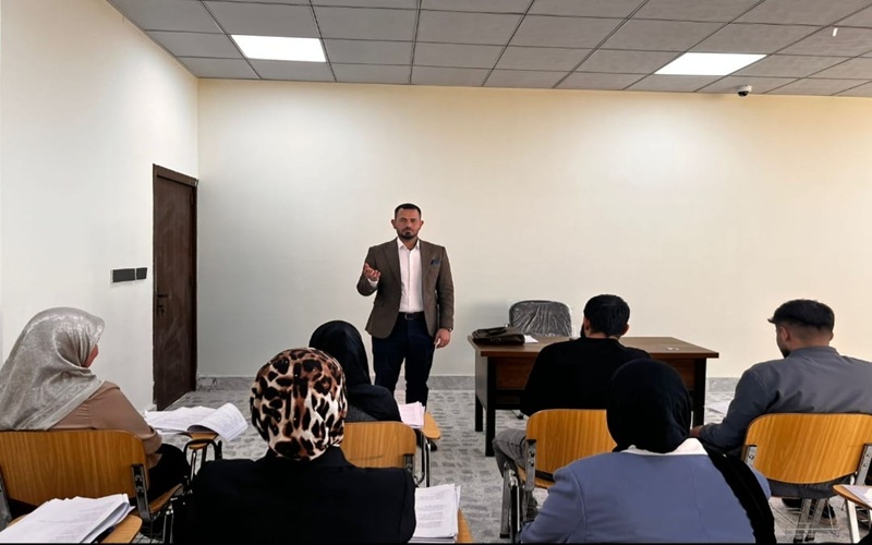 ندوة علمية بعنوان (القيم الاخلاقية أساس التنمية الإنسانية)