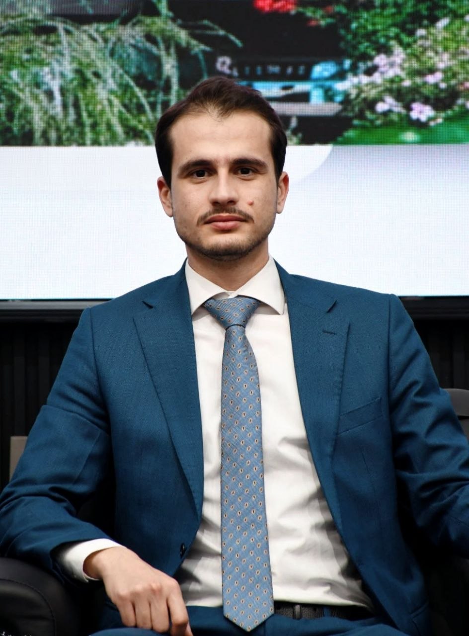مدير شعبة الحاسبات والإنترنت