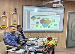 A teacher from the College of Engineering delivers a lecture on artificial intelligence and data science at an educational institution