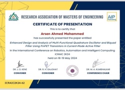 A teacher from the College of Engineering receives the award for the best research paper and the best scientific presentation