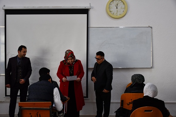 عميد كلية الهندسة تتفقد ...