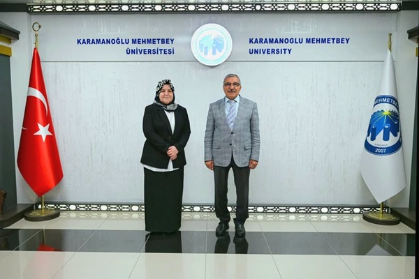 عميدة كلية الهندسة تلتقي رئيس جامعة كارامان محمد بي التركية لبحث آفاق الشراكة الأكاديمية