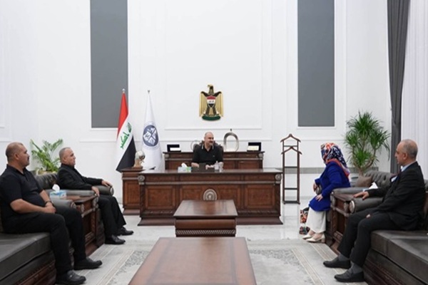عميد كلية الهندسة تزور ...