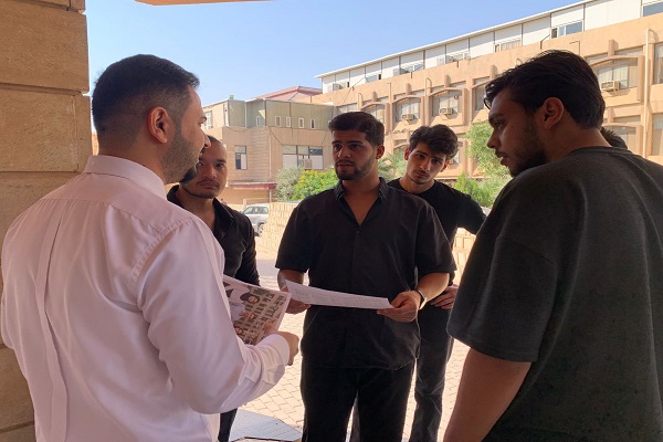 كلية الهندسة تنظم حملة توعوية حول الالتزام بالزي الموحد الجامعي