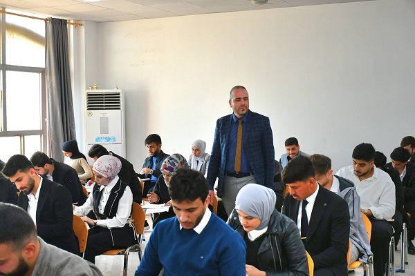 تفقد الامتحانات النهائية في كلية الهندسة