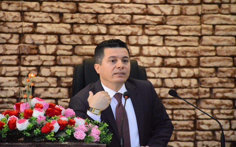 عميد كلية القانون والعلوم ...