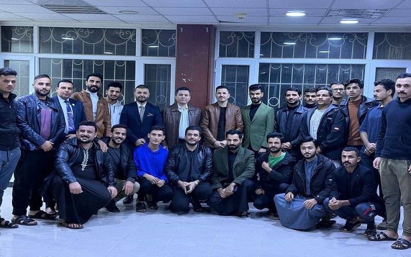 عميد كلية القانون والعلوم ...