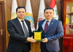 عمادة كلية القانون والعلوم السياسية تُكرّم أحد تدريسيي الكلية