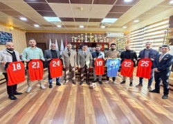 عميد كلية القانون والعلوم السياسية يستقبل فريق الكلية الرياضي ويؤكد على أهمية تمثيل الكلية في بطولة كليات الجامعة