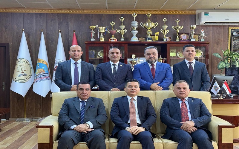 يتألف المجلس من ...