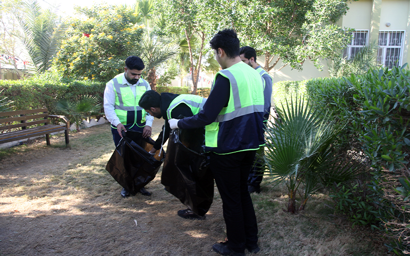 حملة تنظيف أروقة كلية الطب