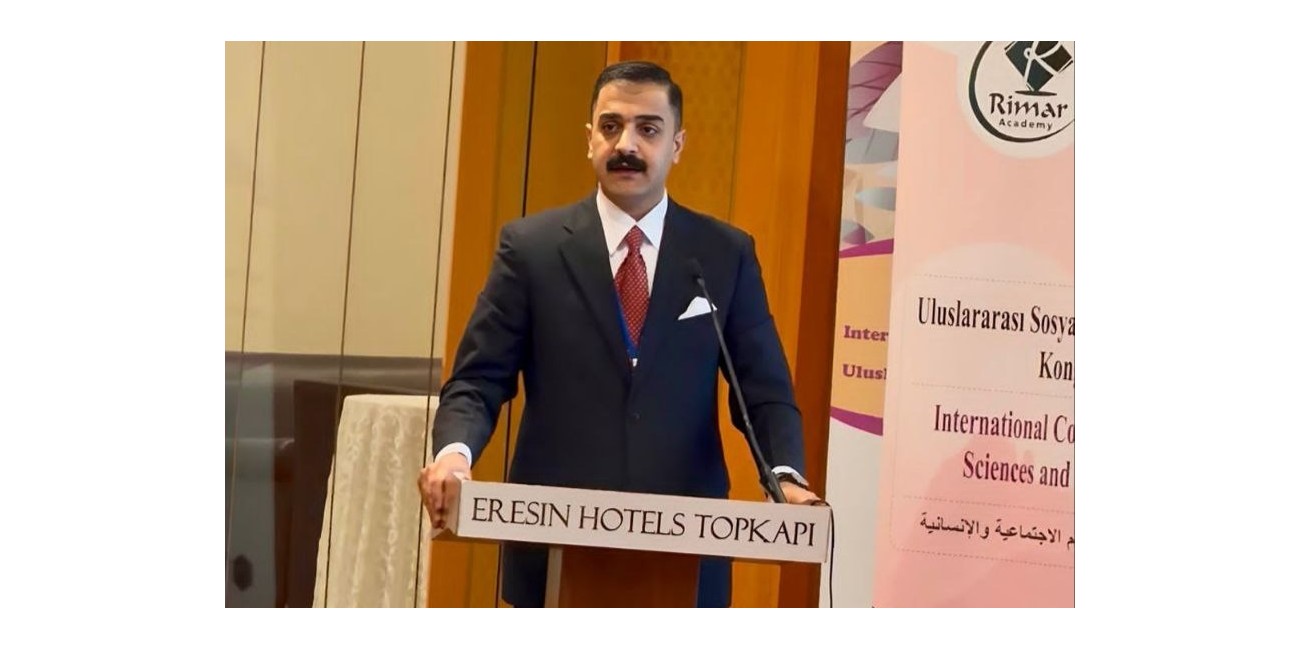 تدريسي من كلية الإعلام ...