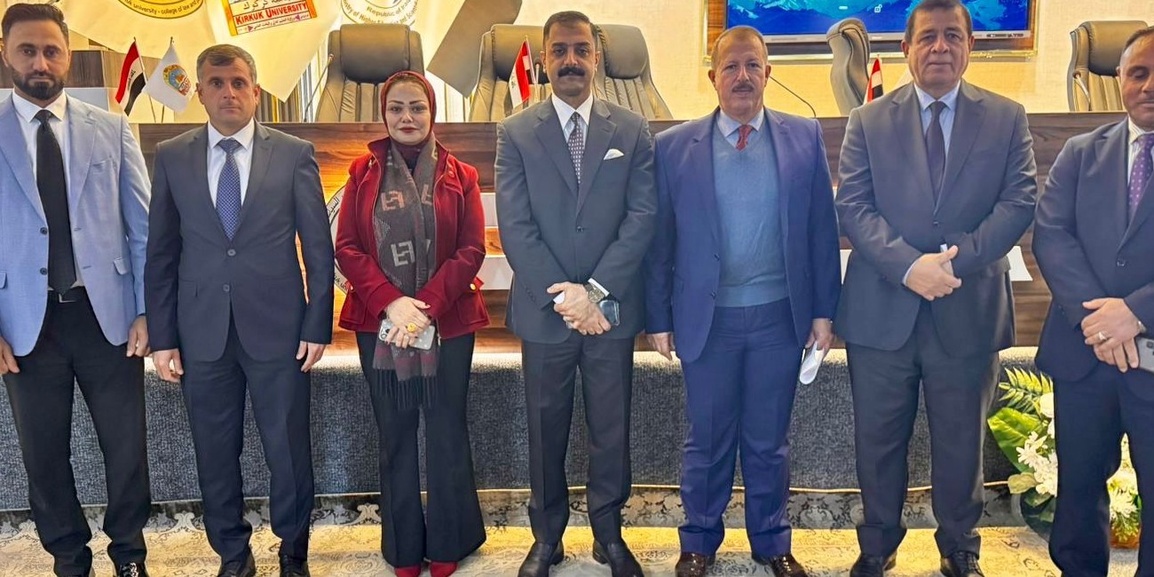 تدريسي من كلية الإعلام ...