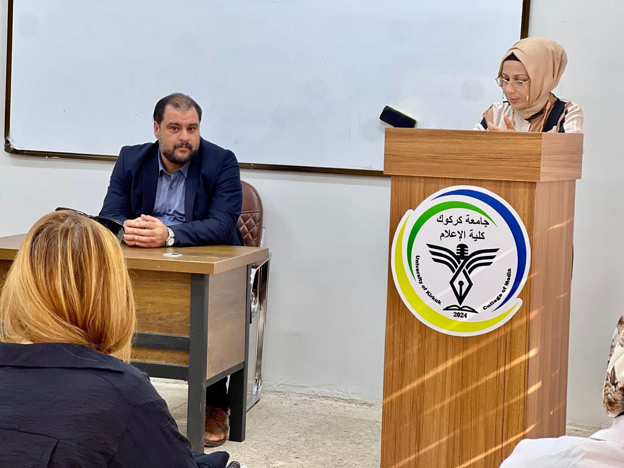 كلية الإعلام تقيم حلقة نقاشية بعنوان (خطورة الفساد وأنواعه وسبل الحد منه ومعالجته)