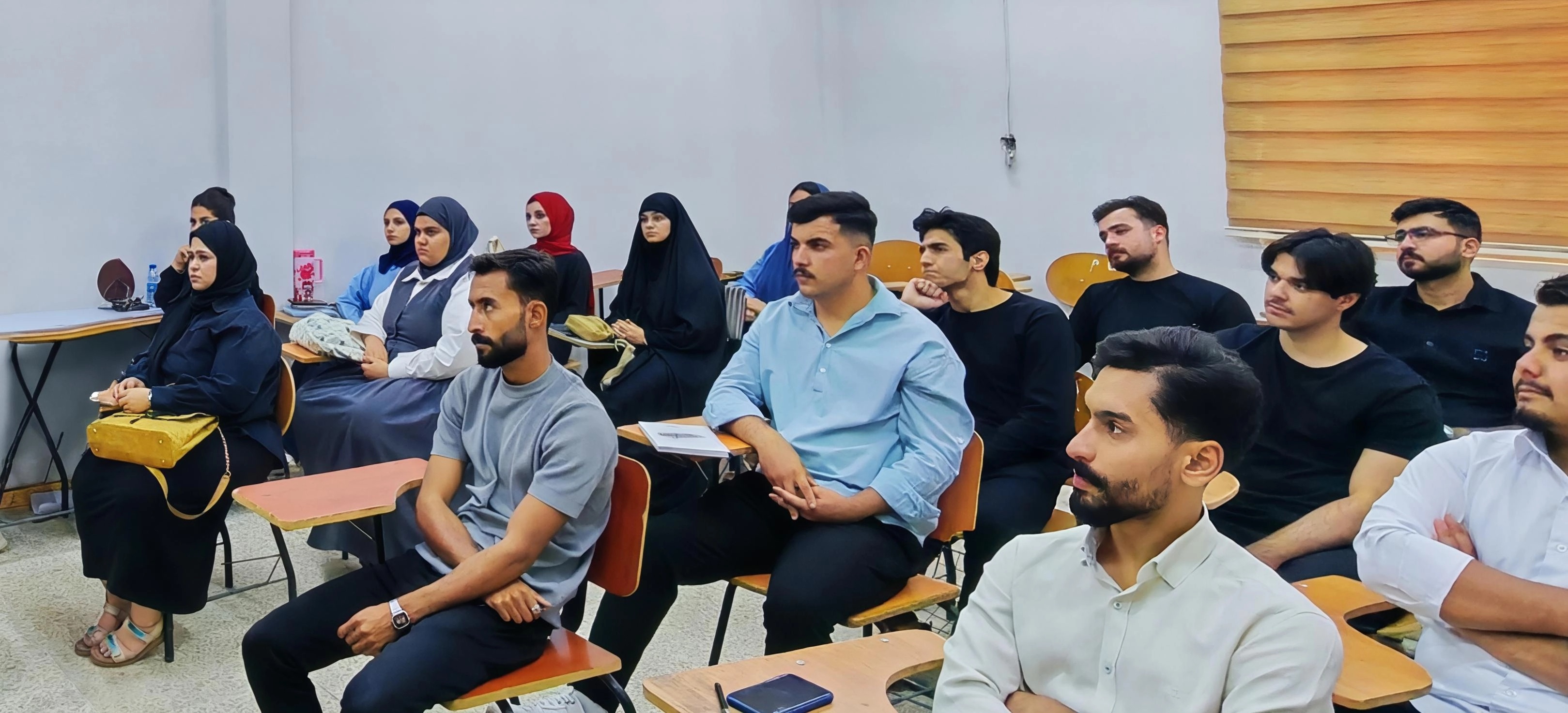 كلية الإعلام تقيم دورة تدريبية بعنوان 