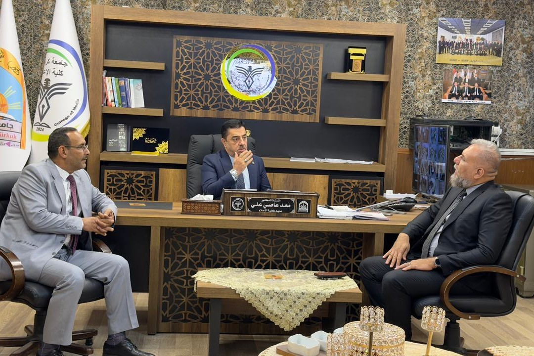 عميد كلية الإعلام يستقبل اللجنة الوزارية الخاصة بالاستحداثات