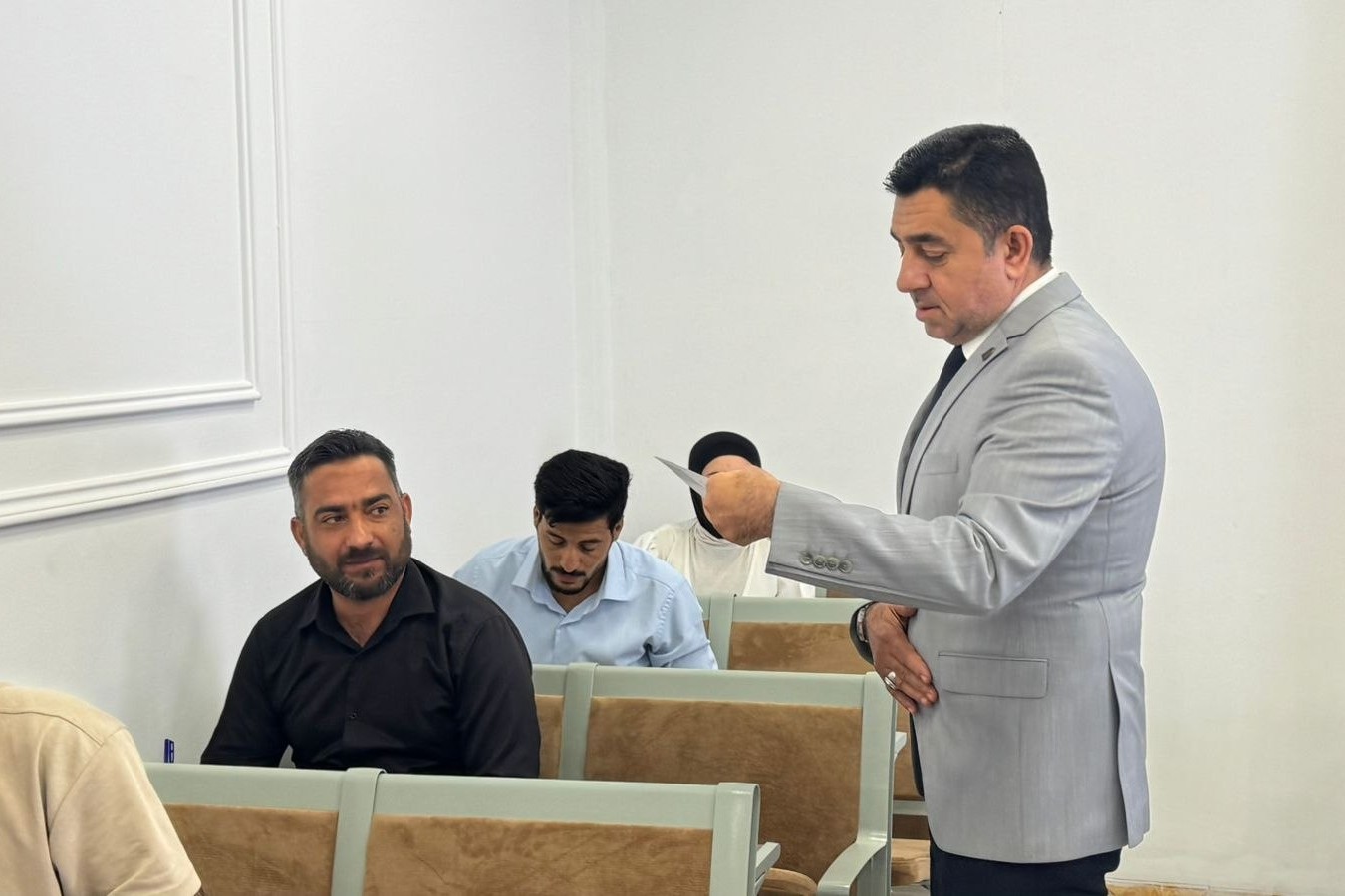 عميد كلية الإعلام يتابع الواقع الامتحاني ويوجه بتوفير أجواء داعمة لطلبة الدراسات الأولية
