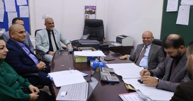 السيد مساعد رئيس جامعة كركوك للشؤون الإدارية والمالية يجري زيارة ميدانية إلى كلية التمريض للاطلاع على سير الامتحانات