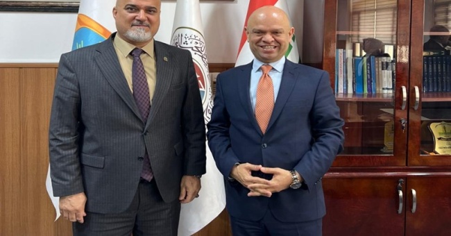 عميد كلية التمريض يهنّئ مساعد رئيس جامعة كركوك للشؤون الإدارية بمناسبة تسنّمه المنصب