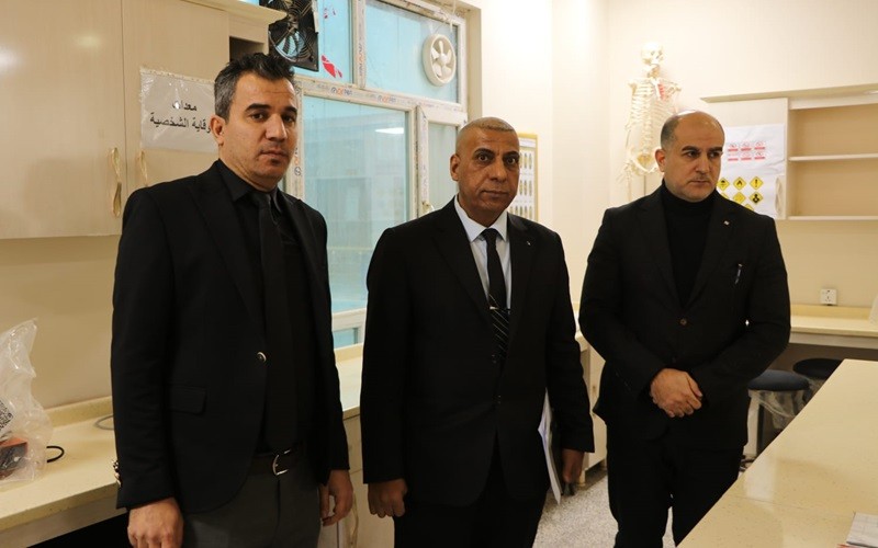 كلية الصيدلة تستقبل اللجنة ...