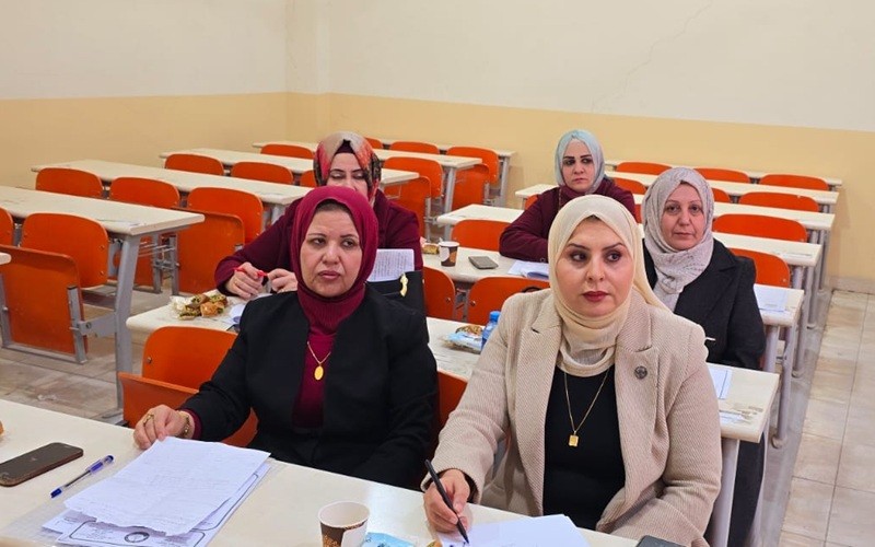 تدريسية من كلية الصيدلة ...