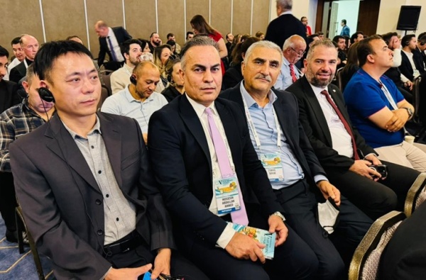 تدريسي من كلية الصيدلة يشارك في المؤتمر الدولي الخامس لتربية وتحسين النباتات في تركيا