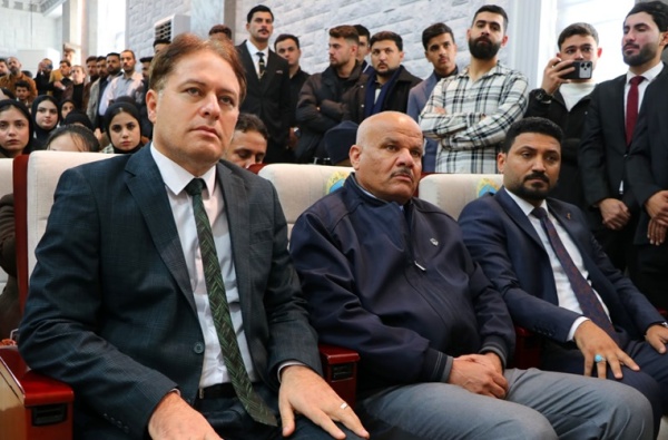 عميد كلية الصيدلة يشارك في ندوة علمية بعنوان (النباتات الطبية في النصوص المسمارية ـ قراءة الإرث المكتوب في حضارة وادي الرافدين)