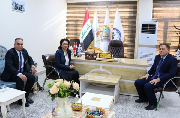 عميد كلية الصيدلة في جامعة كركوك يستقبل التدريسية من جامعة حاجي بيرام ولي / تركيا (2)