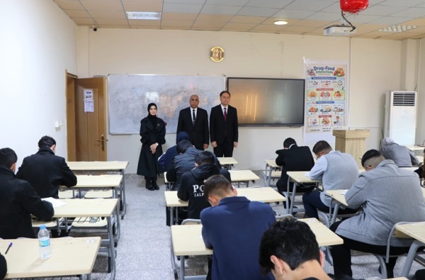 انطلاق امتحانات نهاية الفصل الدراسي الأول لطلبة المرحلة الأولى في كلية الصيدلة (2)