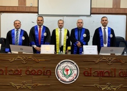 تدريسي في كلية الصيدلة يشارك كعضو في لجنة مناقشة رسالة طالب ماجستير في كلية الصيدلة / جامعة بغداد