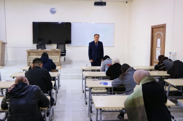 استمرار امتحانات نهاية الفصل الدراسي الأول لطلبة كلية الصيدلة