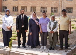 كلية الصيدلة تشارك في حملة تطوعية لزراعة حدائق الأقسام الداخلية بمناسبة يوم البيئة العالمي