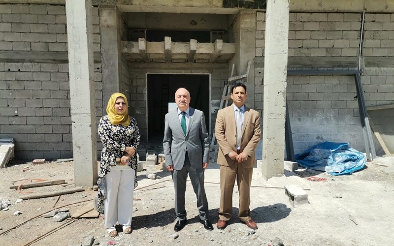 السيد عميد كلية الصيدلة يتفقد مراحل الانجاز النهائية لبناية القاعات الدراسية الجديدة للكلية