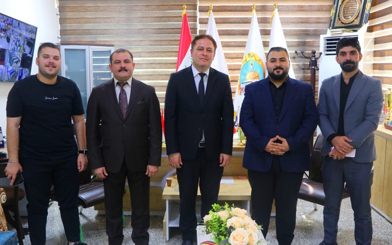 السيد عميد كلية الصيدلة يستقبل اللجنة التحضيرية للملتقى الطبي الوطني