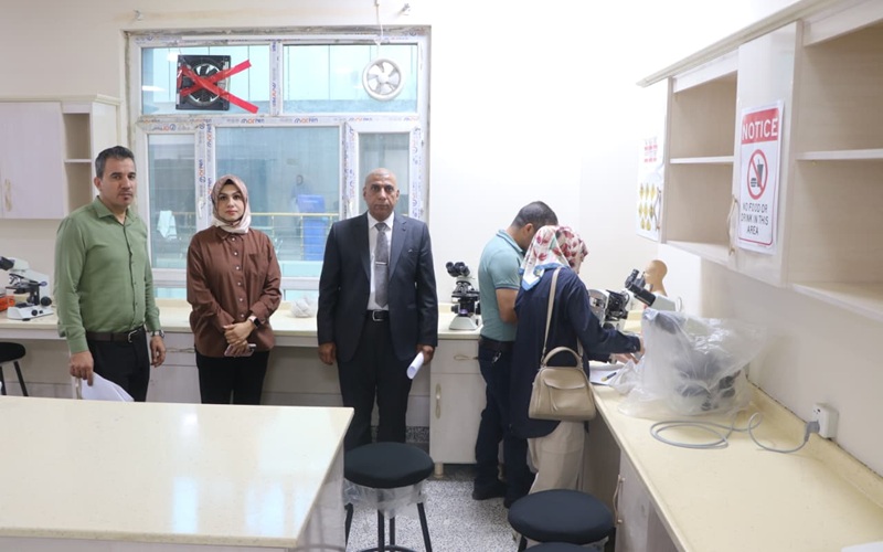 وفد من دائرة صحة كركوك يزور كلية الصيدلة للاطلاع على الأجهزة المختبرية وصيانتها