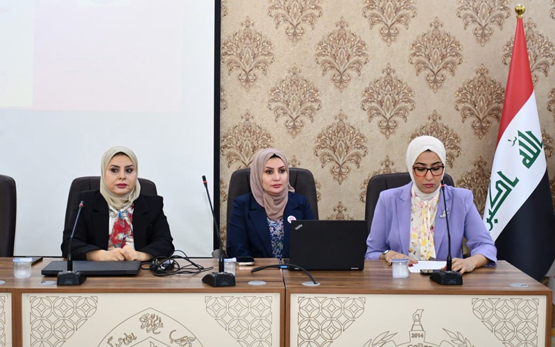 تدريسيات من كلية الصيدلة يشاركن في ندوة حول أهمية الكشف المبكر عن سرطان الثدي