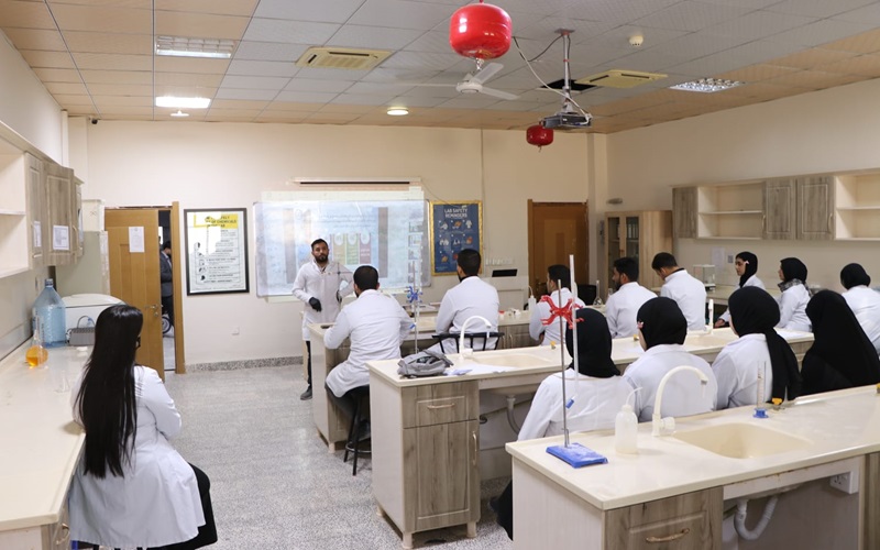 كلية الصيدلة تنظم ندوة توعوية حول (العنف الاسري وتداعياته على المجتمع)