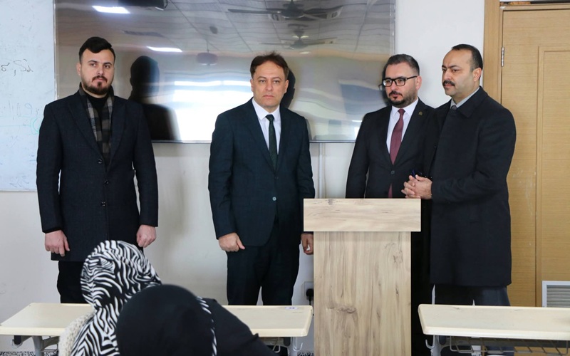 اللجنة المركزية لمتابعة الامتحانات تزور كلية الصيدلة (2)