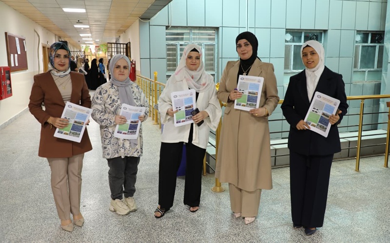 كلية الصيدلة تنظم حملة توعوية حول (نحو مستقبل مشرق نستقبل طلبتنا الأعزاء في العام الدراسي الجديد)