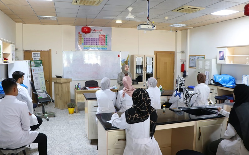 كلية الصيدلة تنظم ندوة بعنوان (الذكاء الاصطناعي في الكيمياء)