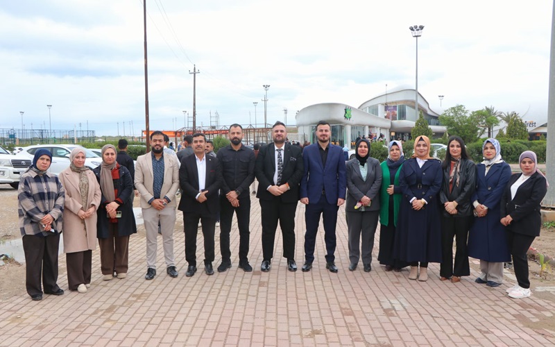 استمراراً لحملة التشجير كلية الصيدلة تواصل تعزيز المساحات الخضراء في حدائقها