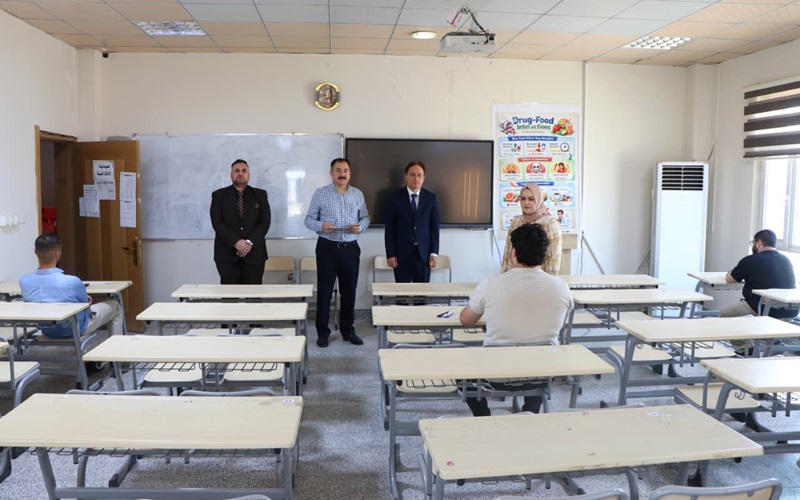 كلية الصيدلة بجامعة كركوك تجري اختبار معادلة الشهادة لخريجي كليات الصيدلة خارج العراق (٥٥) في جزئها العملي