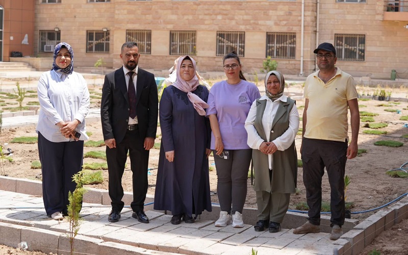 كلية الصيدلة تشارك في حملة تطوعية لزراعة حدائق الأقسام الداخلية بمناسبة يوم البيئة العالمي