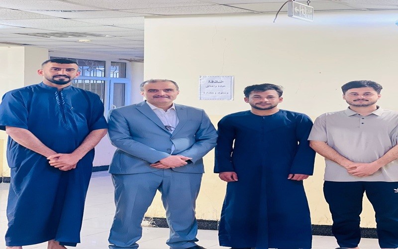 عميد كلية التربية للعلوم ...