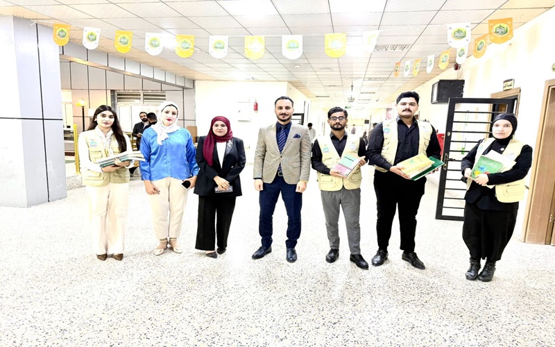 منتسبو كلية التربية للعلوم الصرفة يتبرعون بكتب لمكتبة الكلية1