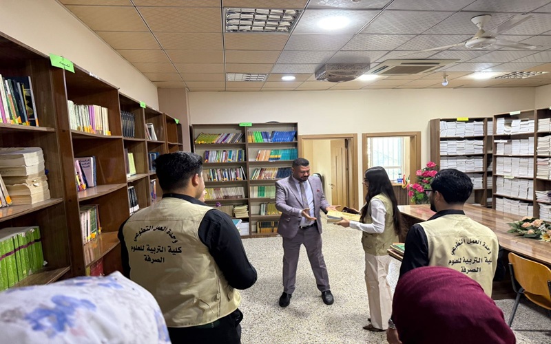 منتسبو كلية التربية للعلوم الصرفة يتبرعون بكتب لمكتبة الكلية 3