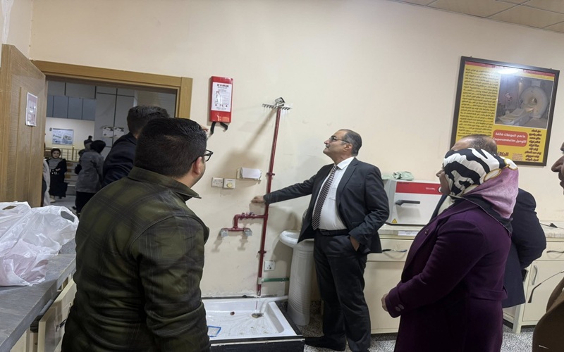 عميد كلية التربية للعلوم الصرفة يتفقد أعمال صيانة مختبرات الكلية 1